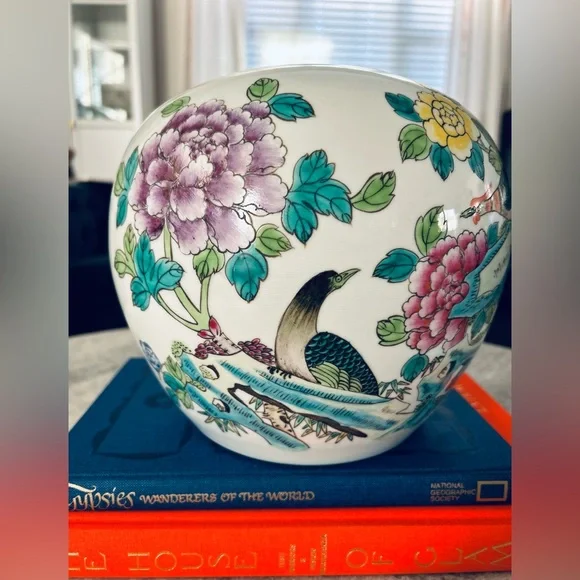 20th Century Vintage Chinese Paradise Birds Hand Painted Porcelain Melon Jar | - Picture 4 of 8